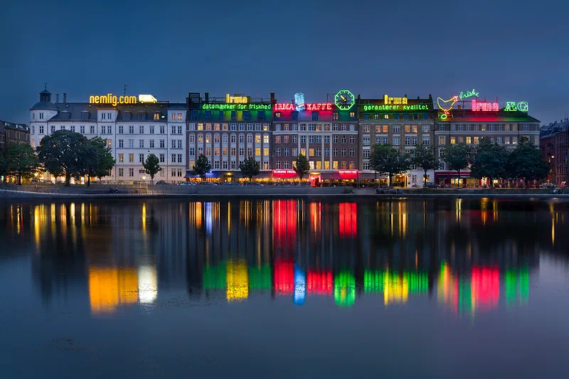 The “lakes” in Copenhagen, Denmark. Taken with Mamiya 80mm f2.8 lens + Rhinocam + Fujifilm X-T20. Detailed view here (original: 14091×9394, 132 megapixels). Uncropped view here (original: 14954×10703, 160 megapixels)