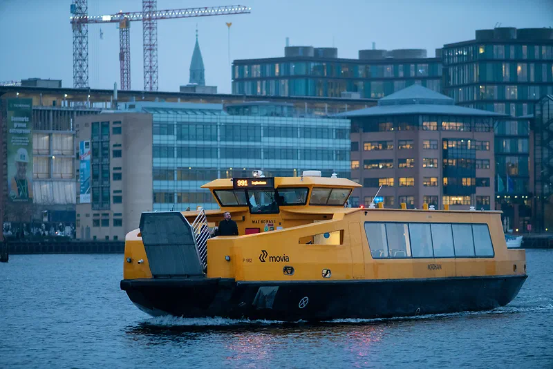 Harbour bus in Copenhagen. Shot with Sony A7R III + Sony LA-EA4 + Minolta AF 200mm f2.8 @ f2.8, ISO 6400