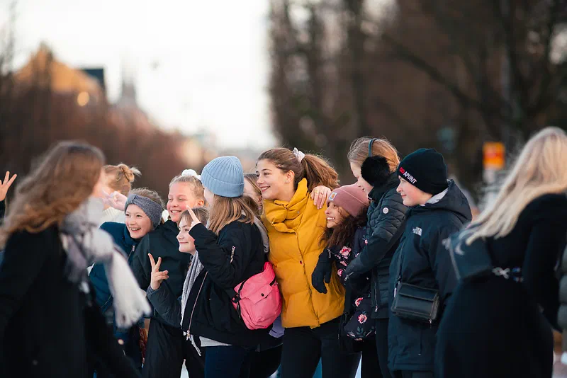 Kids ice skating at Frederiksberg, Denmark. Shot with Sony A7R III + Sony LA-EA4 + Minolta AF 200mm f2.8 @ f2.8
