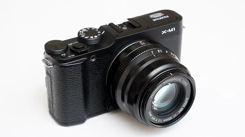 Battle of the most compact Fujifilm X cameras: Fujifilm X70, Fujifilm X100-series, Fujifilm X-M1
