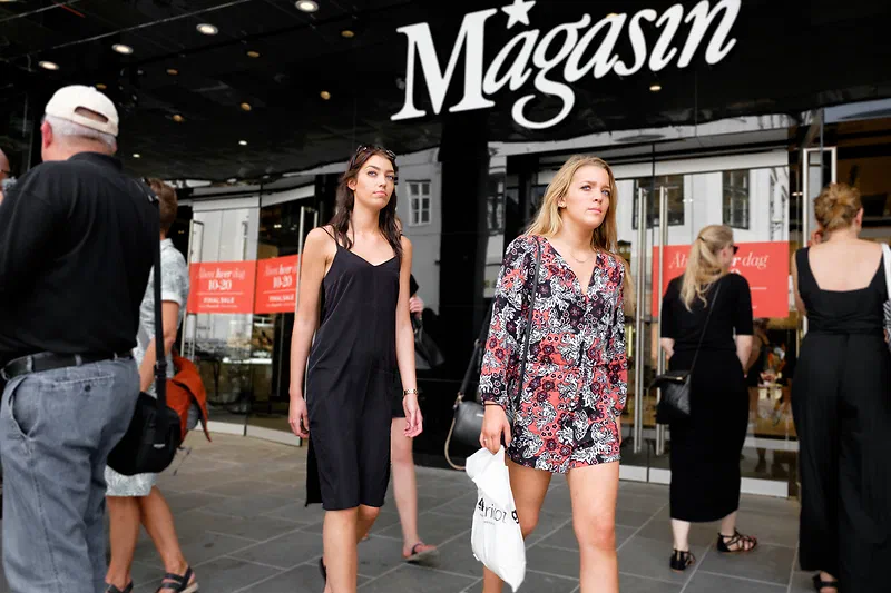 Shopping on a hot summer day in Copenhagen, shot with Fujifilm X70