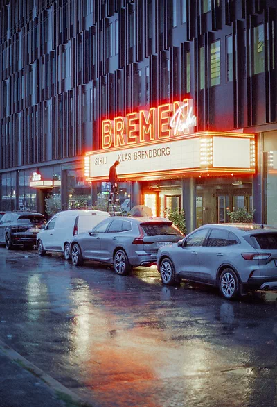 Bremen Theater Copenhagen, shot on Contax Aria + Carl Zeiss Planar T* 50mm f1.4 @ f1.4 1/60 sec handheld