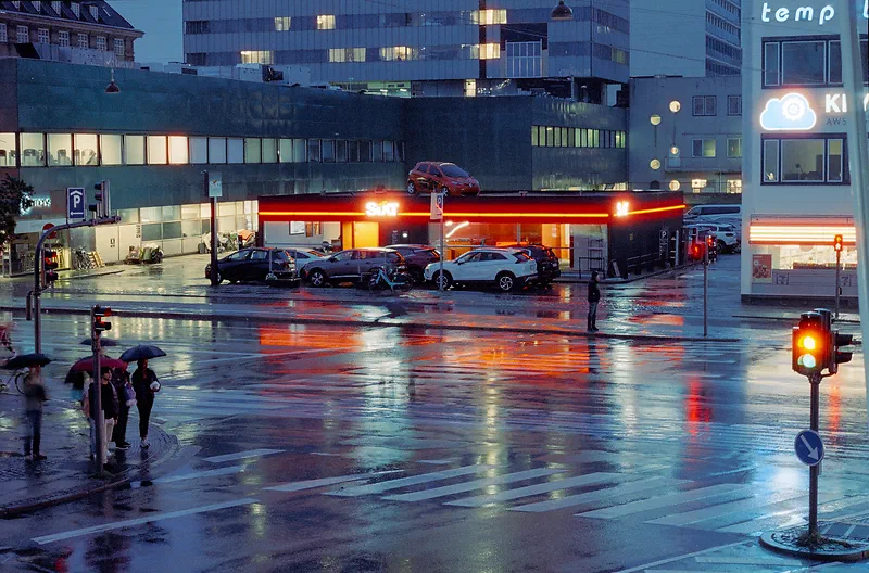 Vesterport Copenhagen, shot on Contax Aria + Carl Zeiss Planar 50mm f1.4 @ f5.6 + 1/1 sec on a tripod.